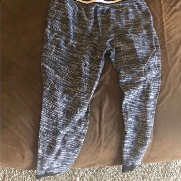 Black and white knitted joggers - Picture 2 of 3